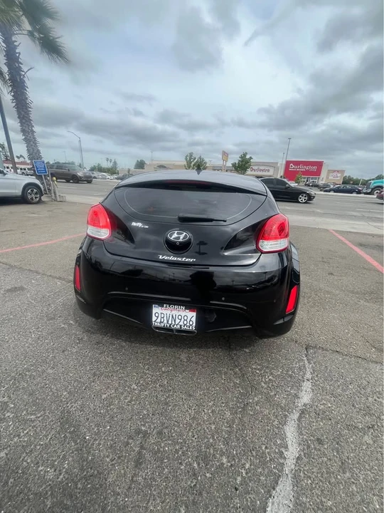 2013 Hyundai Veloster - Image 18 of 20