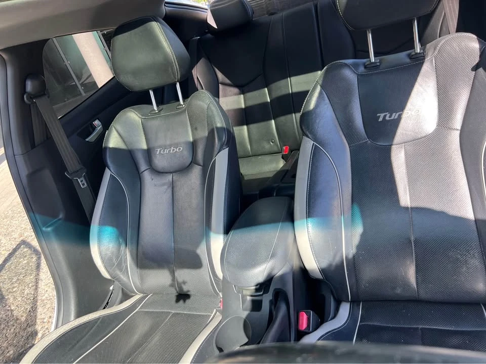 2013 Hyundai Veloster - Image 9 of 17