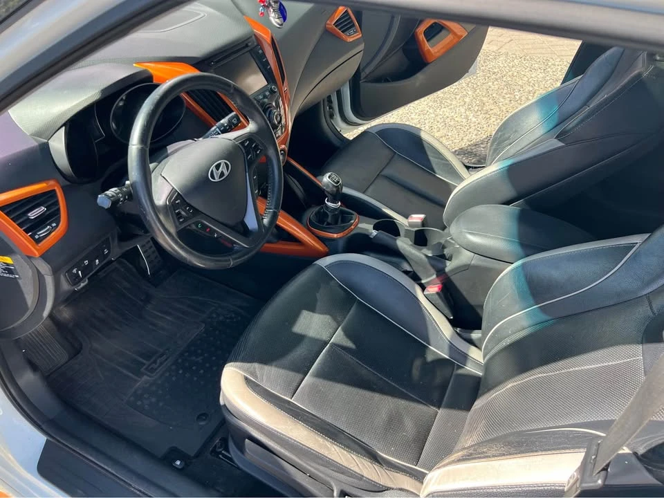 2013 Hyundai Veloster - Image 11 of 17