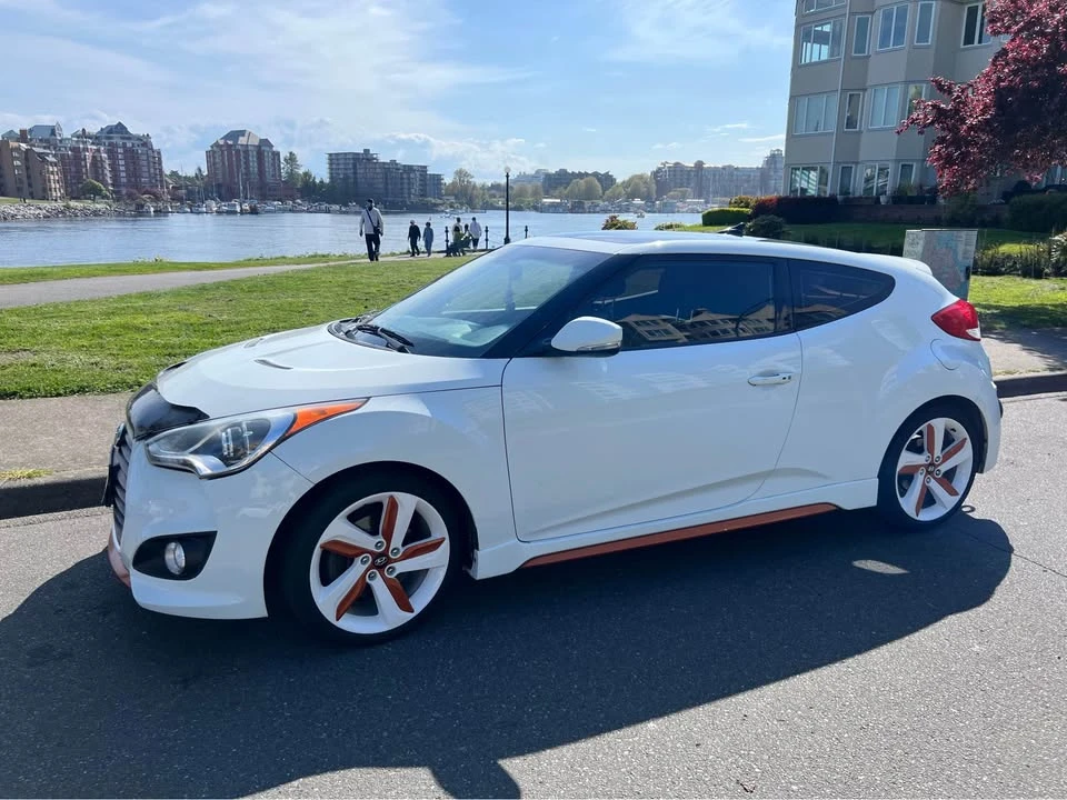 2013 Hyundai Veloster - Image 3 of 17