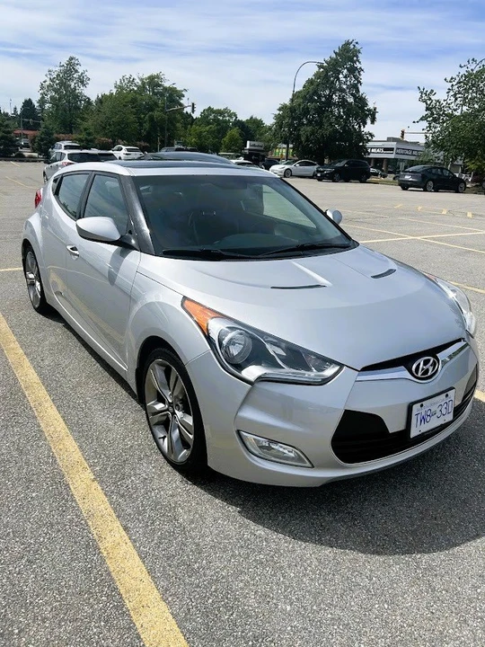 2013 Hyundai Veloster - Image 2 of 9