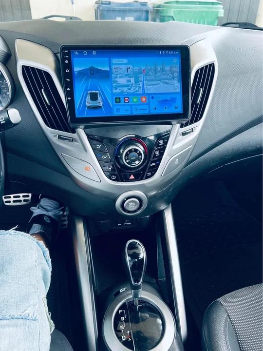 2013 Hyundai Veloster - Image 8 of 12