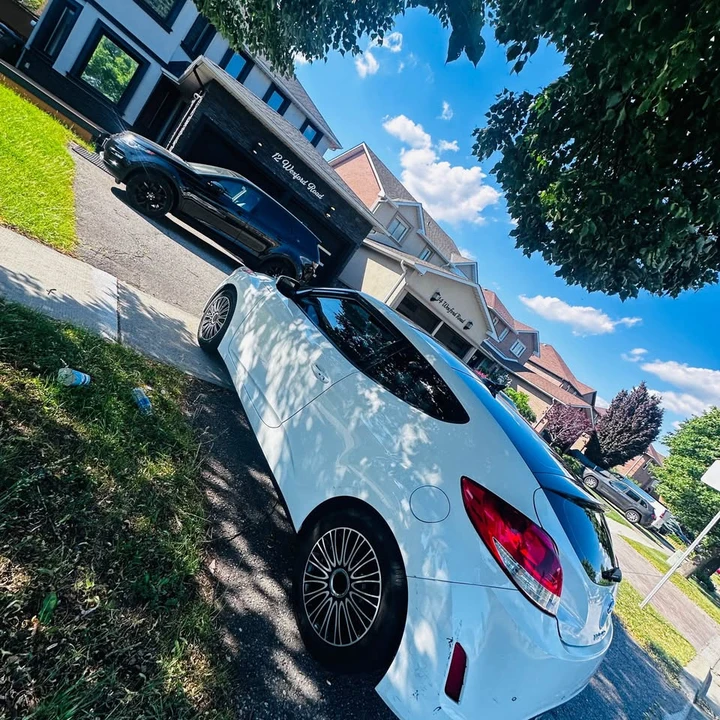 2013 Hyundai Veloster - Image 2 of 13