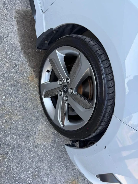 2013 Hyundai Veloster - Image 18 of 20