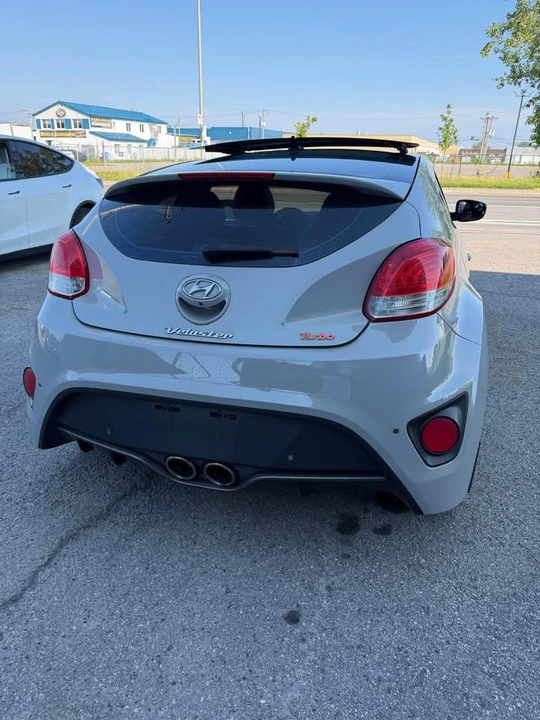 2013 Hyundai Veloster - Image 2 of 20