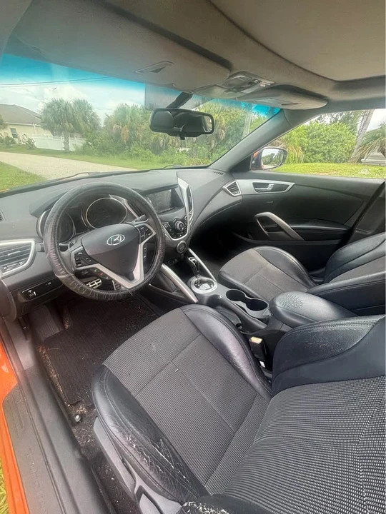 2013 Hyundai Veloster - Image 3 of 3