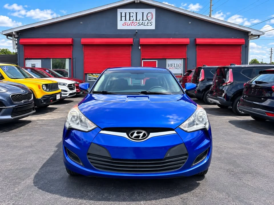 2013 Hyundai Veloster - Image 2 of 17