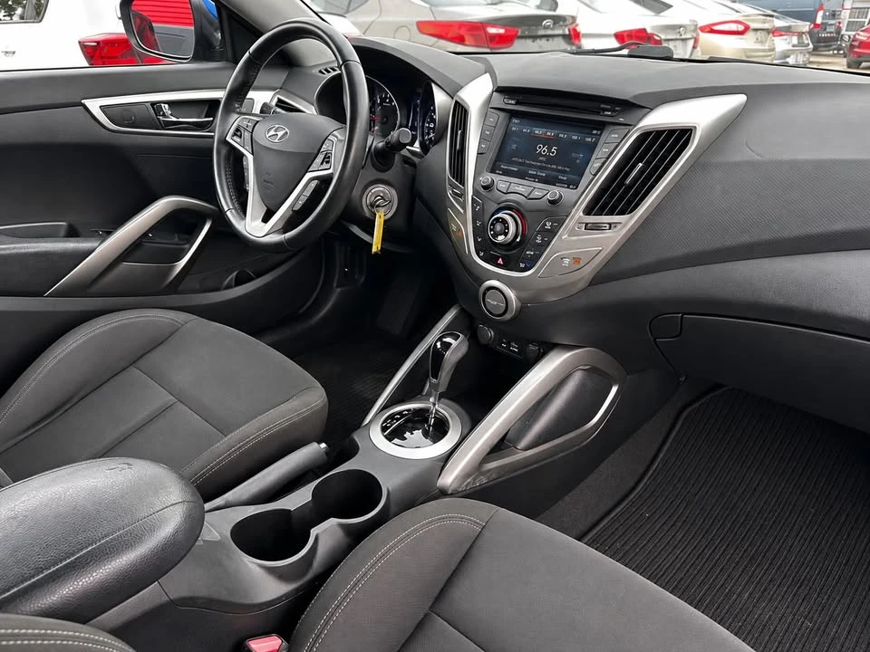 2013 Hyundai Veloster - Image 8 of 17