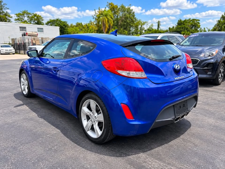 2013 Hyundai Veloster - Image 4 of 17