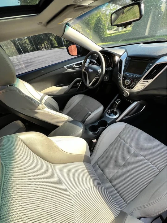 2013 Hyundai Veloster - Image 4 of 14