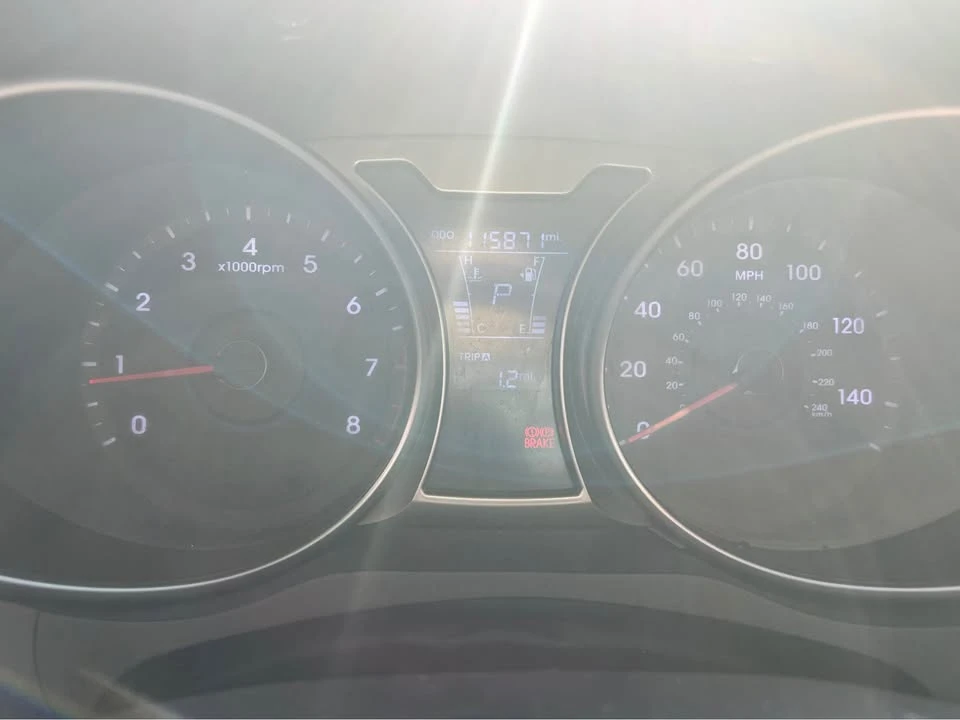 2013 Hyundai Veloster - Image 10 of 14