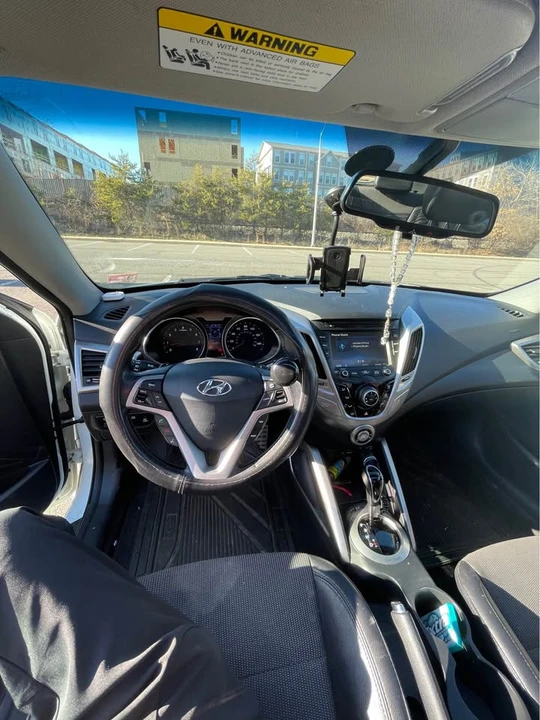 2013 Hyundai Veloster - Image 8 of 11