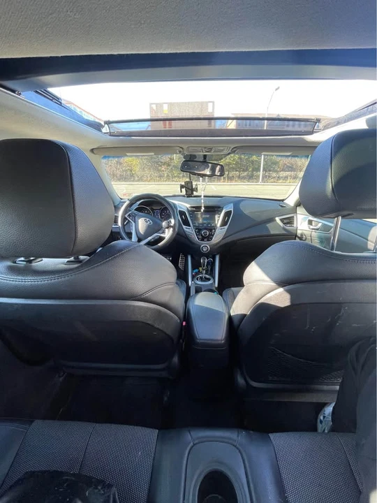 2013 Hyundai Veloster - Image 7 of 11