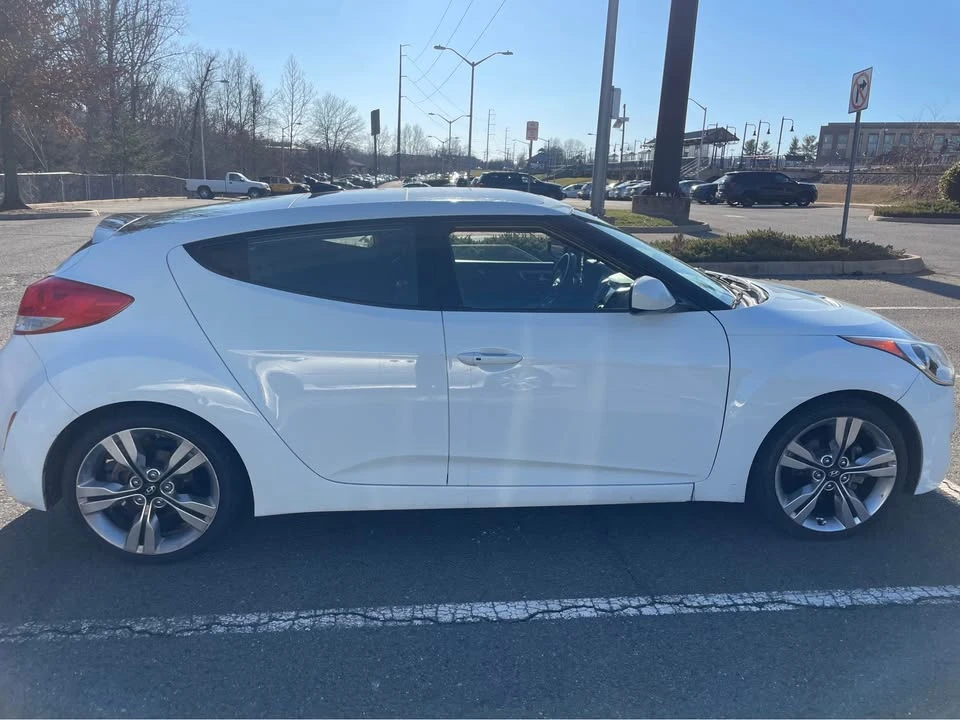 2013 Hyundai Veloster - Image 4 of 11