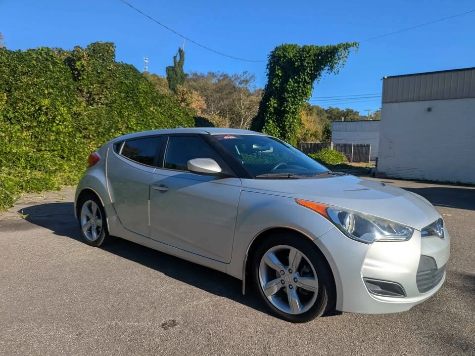 2013 Hyundai Veloster - Image 2 of 4