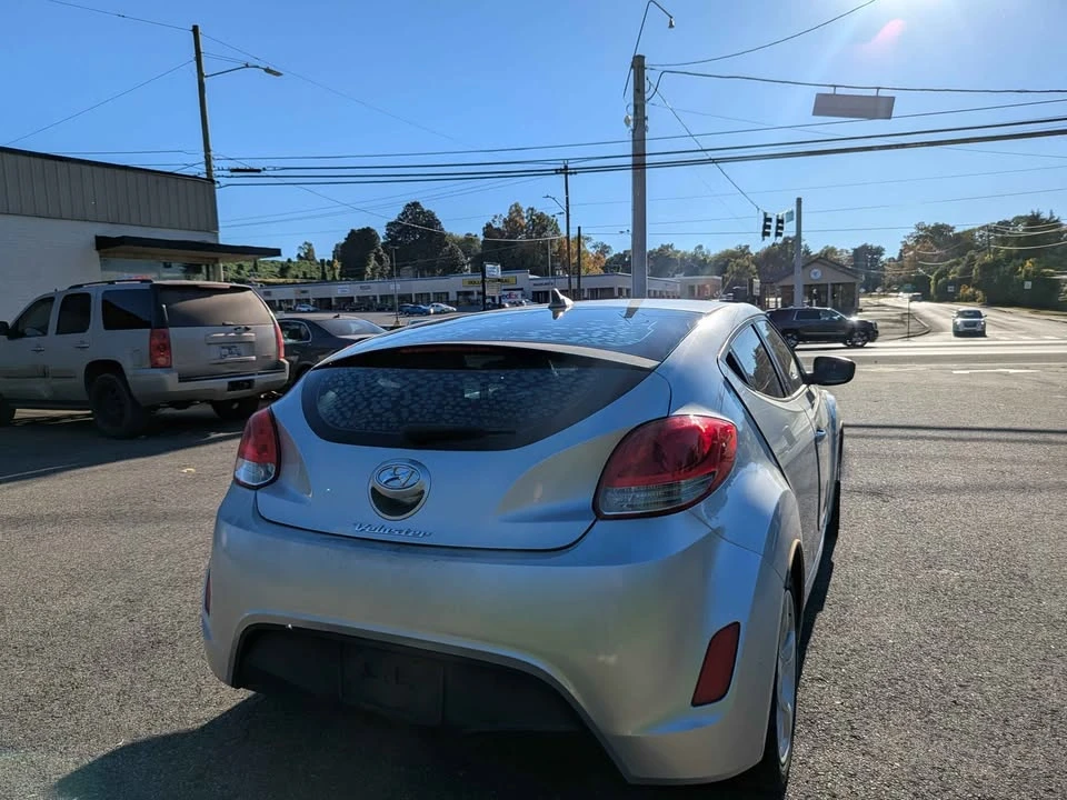 2013 Hyundai Veloster - Image 3 of 4