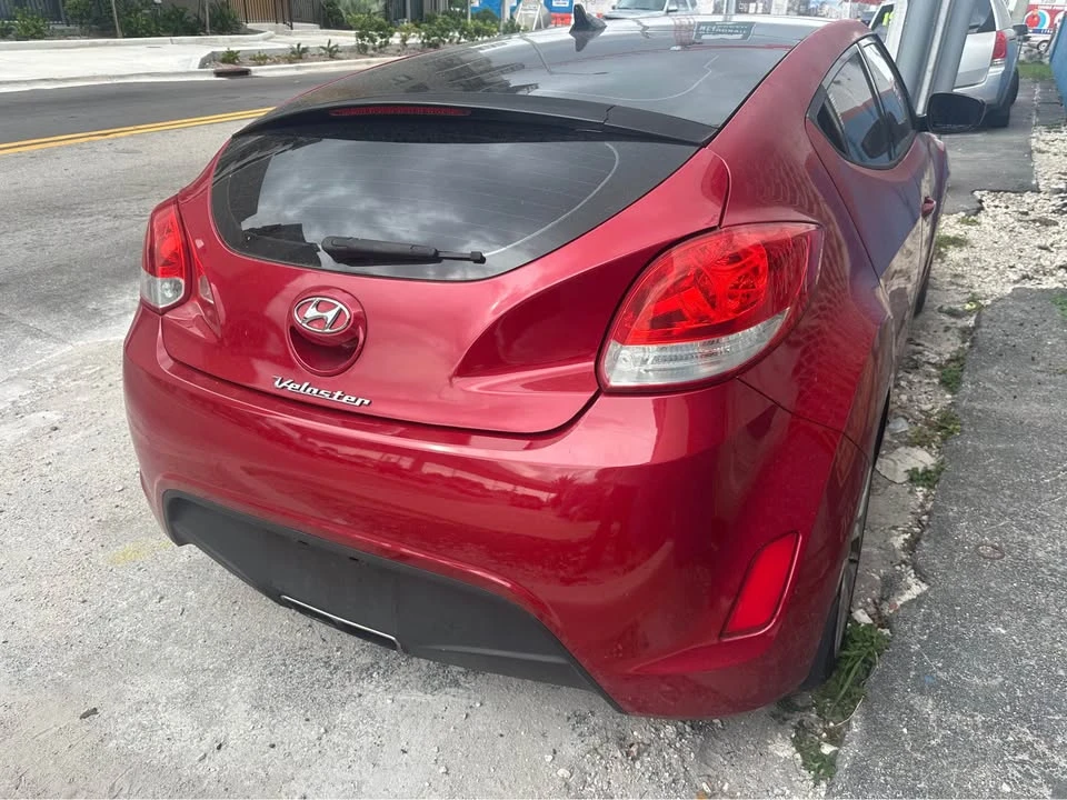 2013 Hyundai Veloster - Image 4 of 13