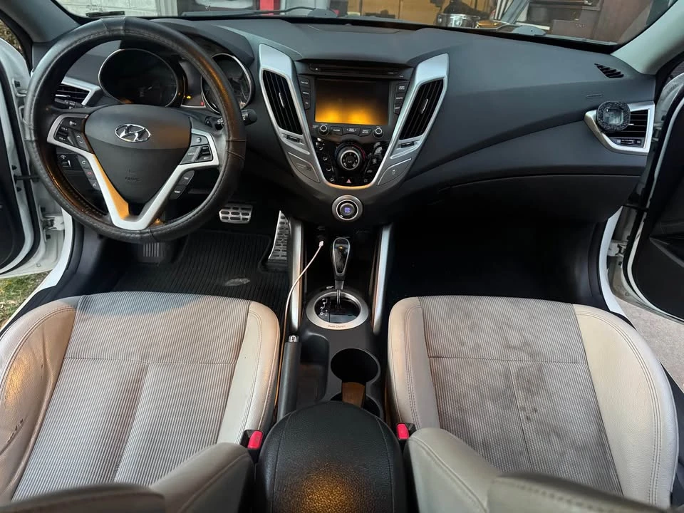 2013 Hyundai Veloster - Image 3 of 12