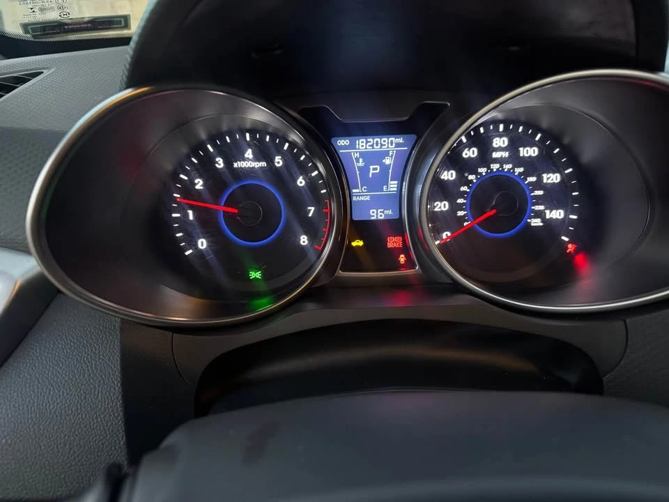2013 Hyundai Veloster - Image 6 of 12
