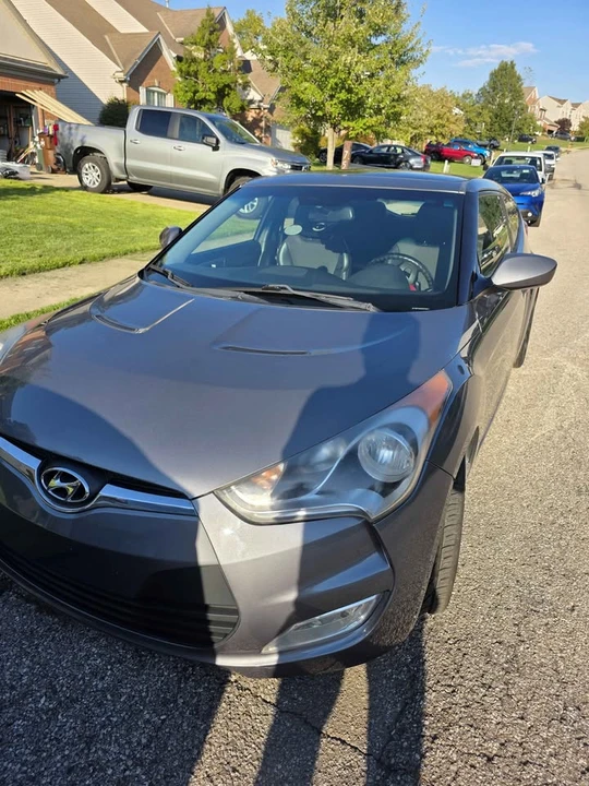 2013 Hyundai Veloster - Image 2 of 9