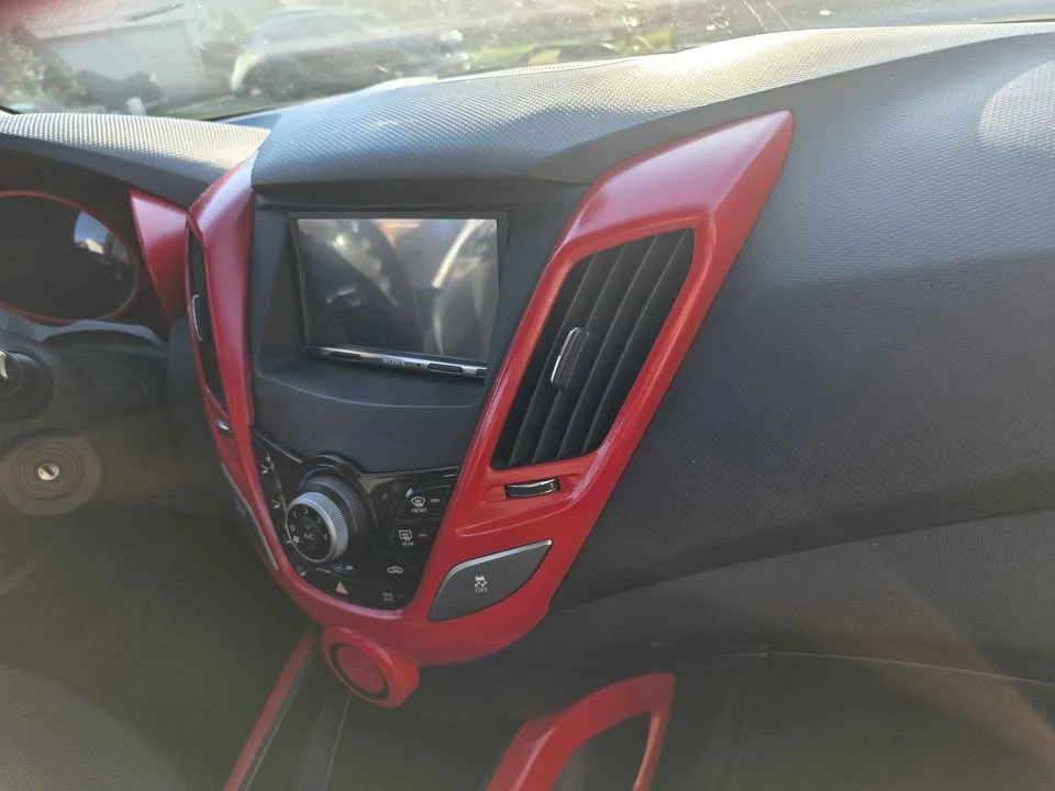 2013 Hyundai Veloster - Image 8 of 9