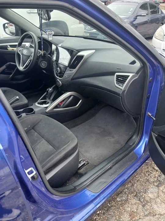 2013 Hyundai Veloster - Image 3 of 8