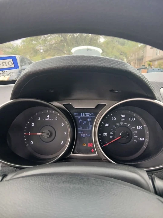 2013 Hyundai Veloster - Image 2 of 8