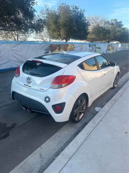 2013 Hyundai Veloster - Image 6 of 15