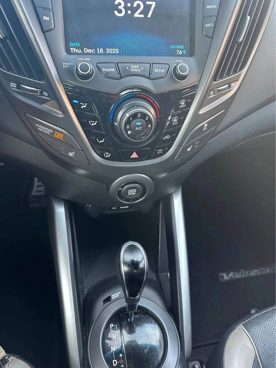 2013 Hyundai Veloster - Image 11 of 15