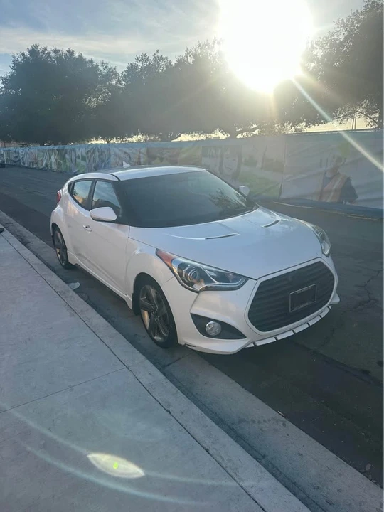 2013 Hyundai Veloster - Image 9 of 15