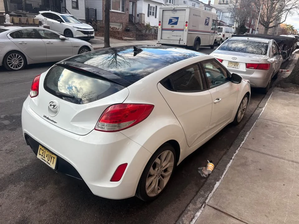 2013 Hyundai Veloster - Image 3 of 5