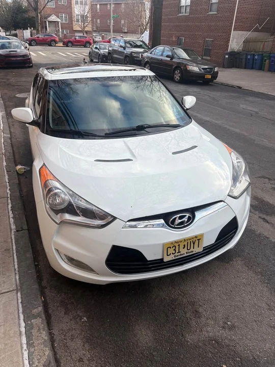 2013 Hyundai Veloster - Image 4 of 5