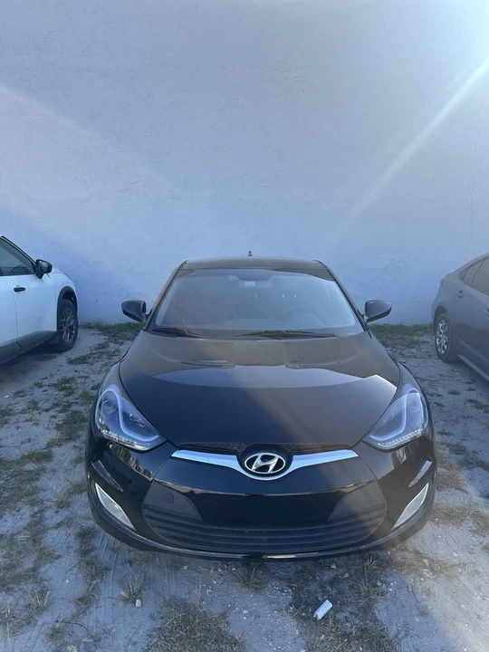 2013 Hyundai Veloster - Image 2 of 7
