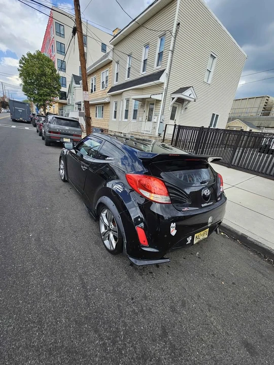 2013 Hyundai Veloster - Image 2 of 7