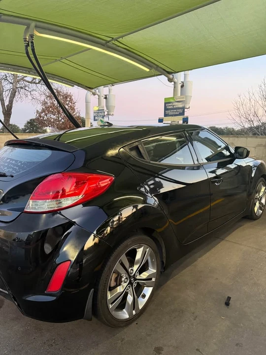 2013 Hyundai Veloster - Image 2 of 5