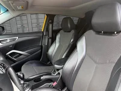 2013 Hyundai Veloster - Image 12 of 16