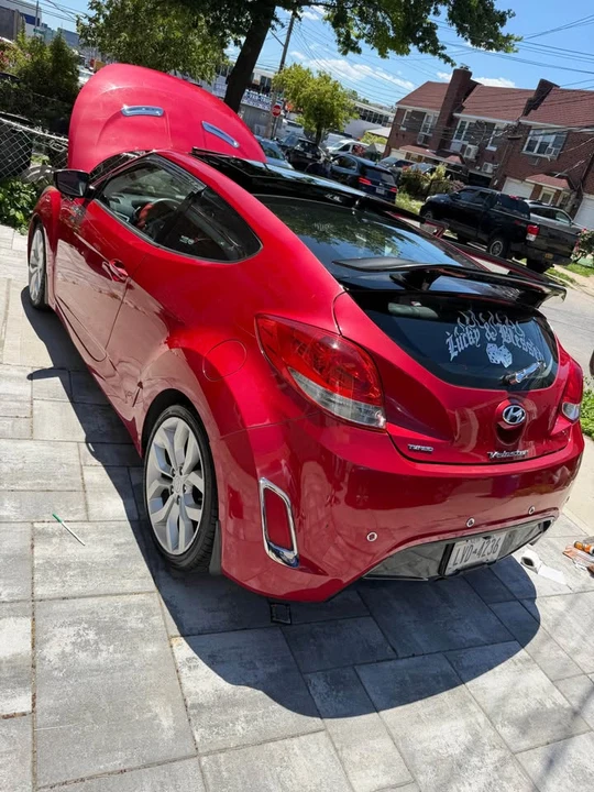 2013 Hyundai Veloster - Image 2 of 5