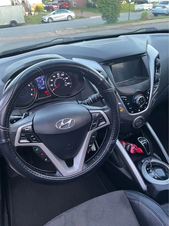 2013 Hyundai Veloster - Image 4 of 8