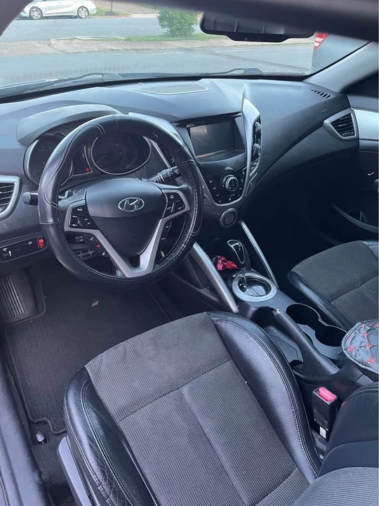 2013 Hyundai Veloster - Image 5 of 8
