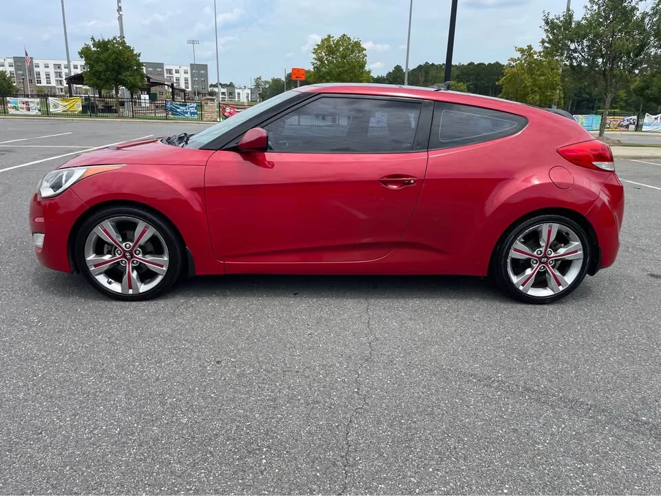 2013 Hyundai Veloster - Image 8 of 20