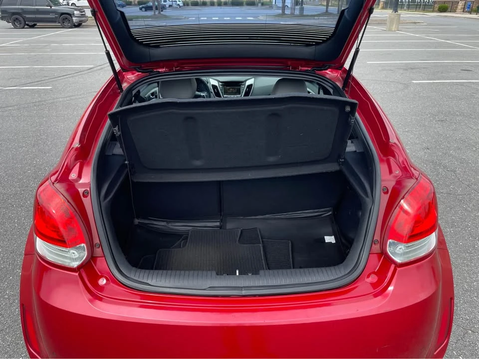2013 Hyundai Veloster - Image 11 of 20
