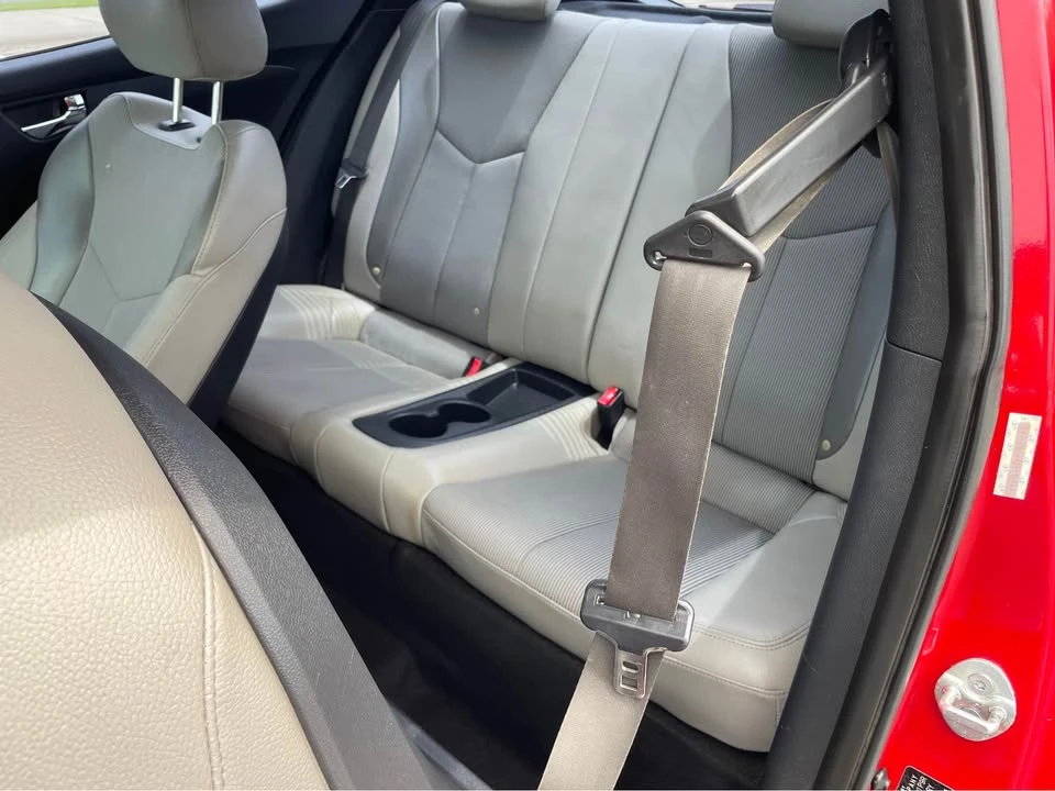 2013 Hyundai Veloster - Image 10 of 20