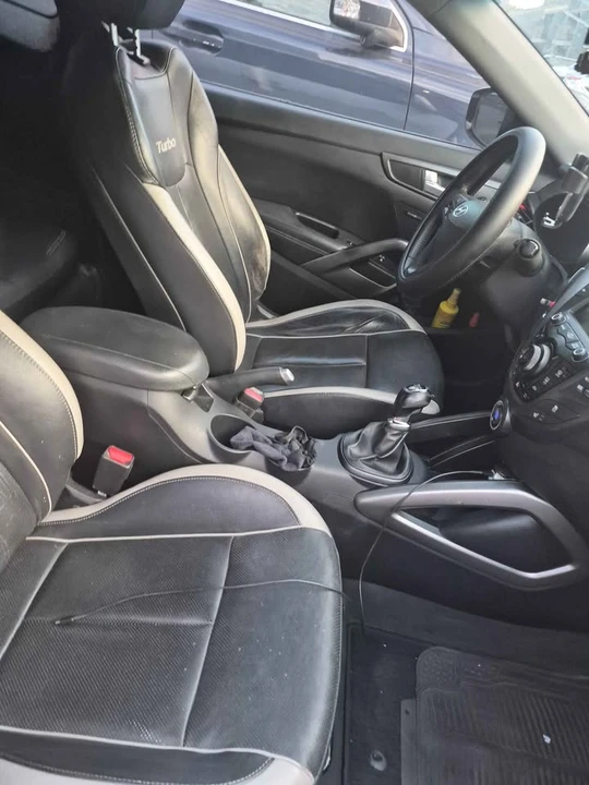 2013 Hyundai Veloster - Image 7 of 11