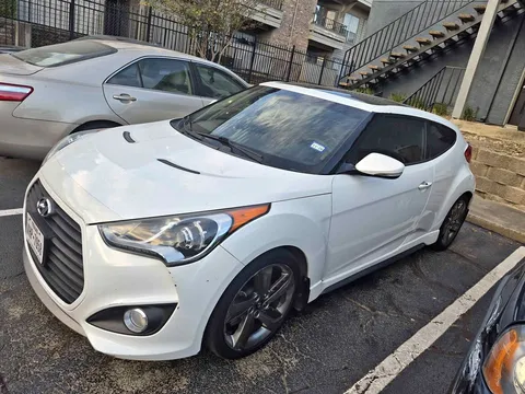 2013 Hyundai Veloster 2.0 Coupe 3D