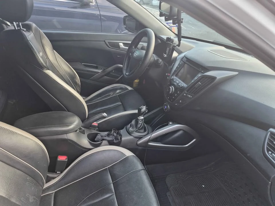2013 Hyundai Veloster - Image 6 of 11