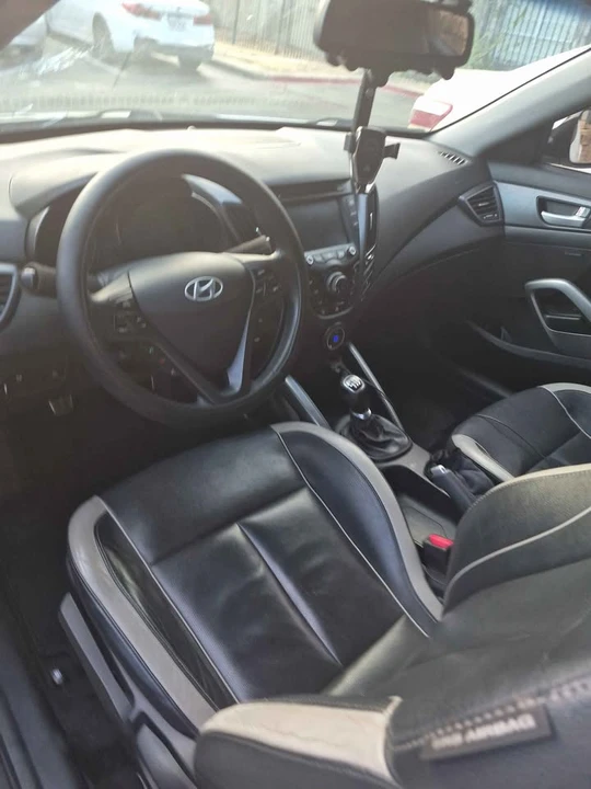 2013 Hyundai Veloster - Image 5 of 11