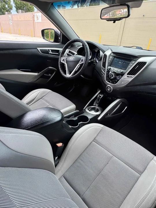 2013 Hyundai Veloster - Image 5 of 6