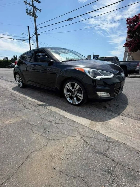 2013 Hyundai Veloster - Image 2 of 6