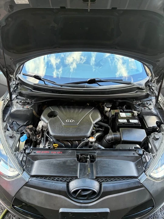2013 Hyundai Veloster - Image 5 of 10