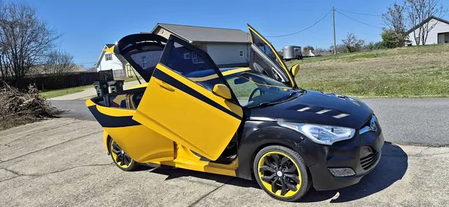2013 Hyundai Veloster 2.0 Coupe 3D